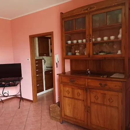 בית נופש Omas Haus טוסקולנו מדרנו