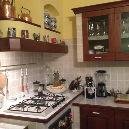 Omas Haus טוסקולנו מדרנו