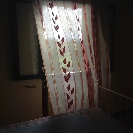 בית נופש Omas Haus טוסקולנו מדרנו