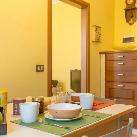Omas Haus בית נופש טוסקולנו מדרנו