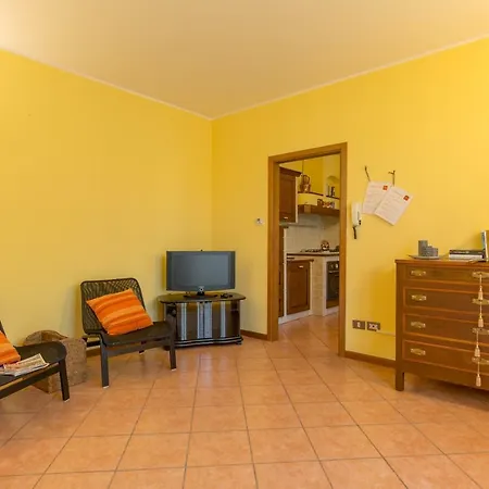 בית נופש Omas Haus טוסקולנו מדרנו